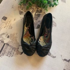 Born black leather baw ballet Flats